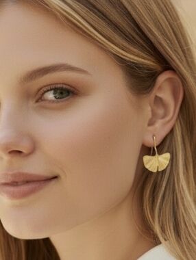 New! Modcloth Gold Leaf Drop Earrings - Dainty Minimallist Jewelry - NWOT